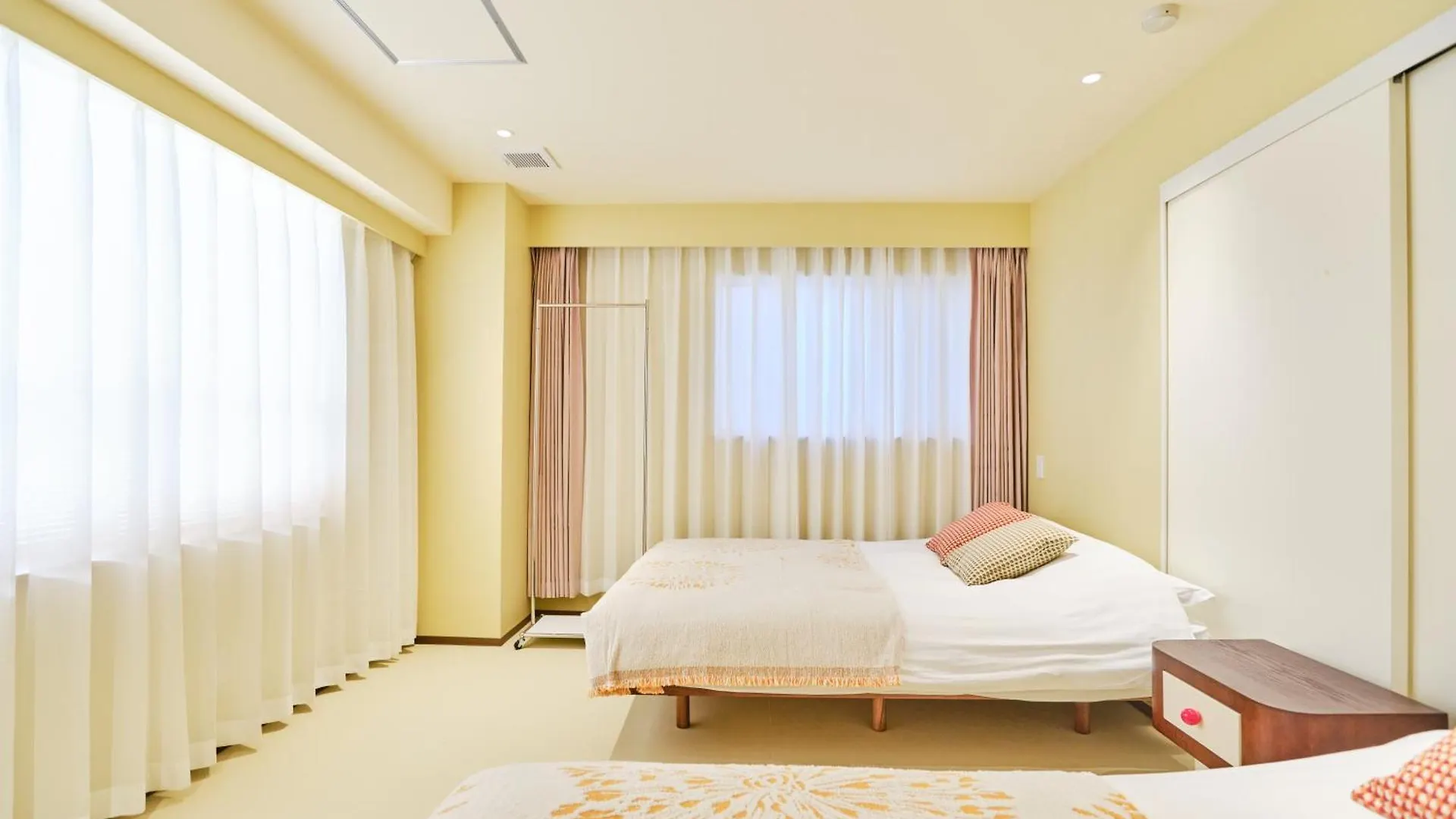 Apartment 寅ホテル 御徒町 Tora Hotel Okachimachi Tokyo Japan