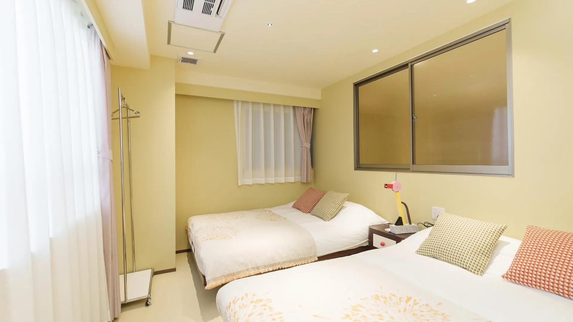 Apartment 寅ホテル 御徒町 Tora Hotel Okachimachi Tokyo Japan