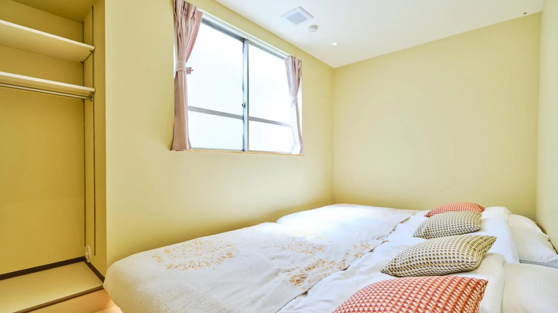 Apartment 寅ホテル 御徒町 Tora Hotel Okachimachi Tokyo